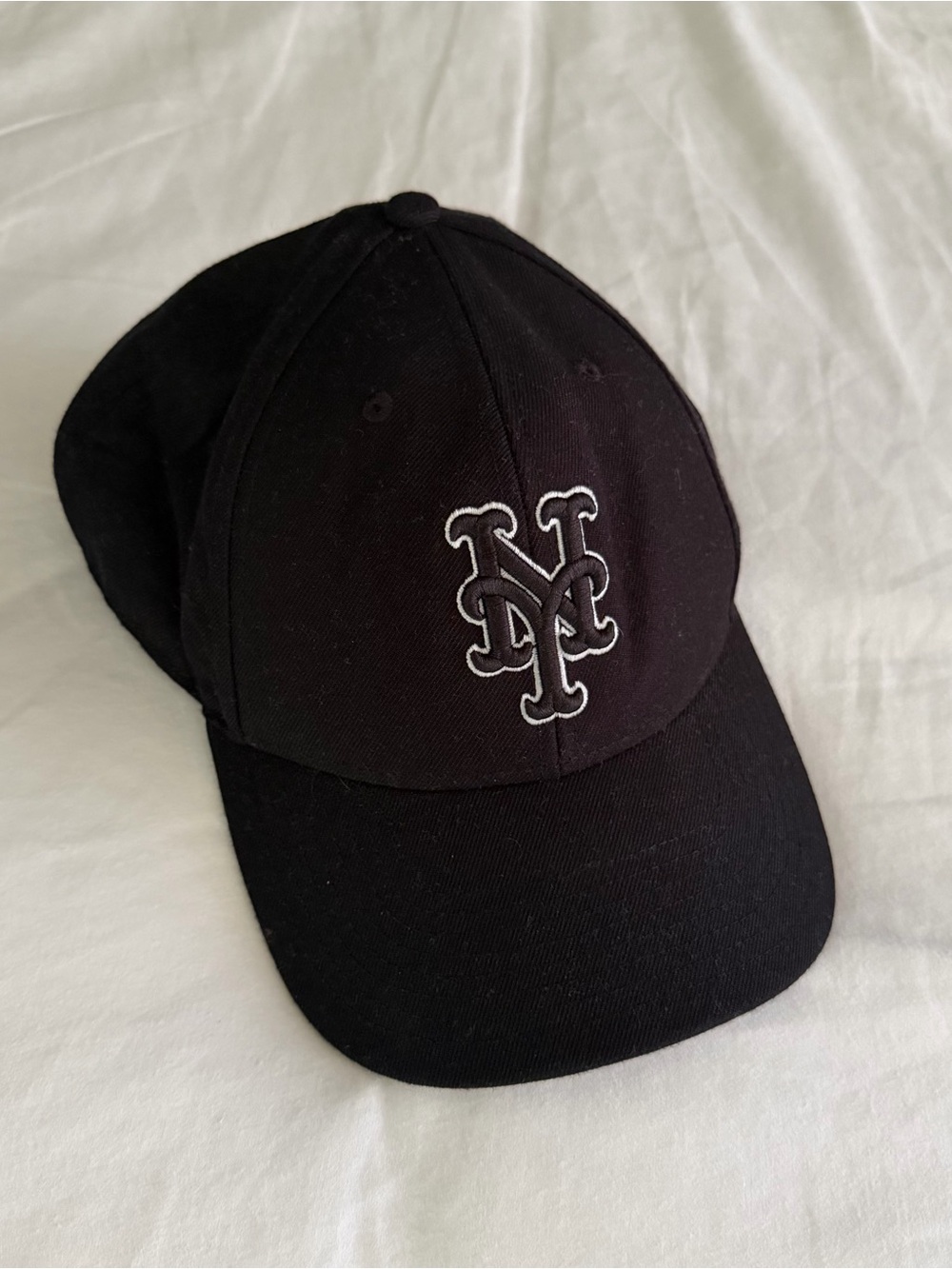 Men's '47 New York Mets Black on Black Logo Clean Up Adjustable Hat